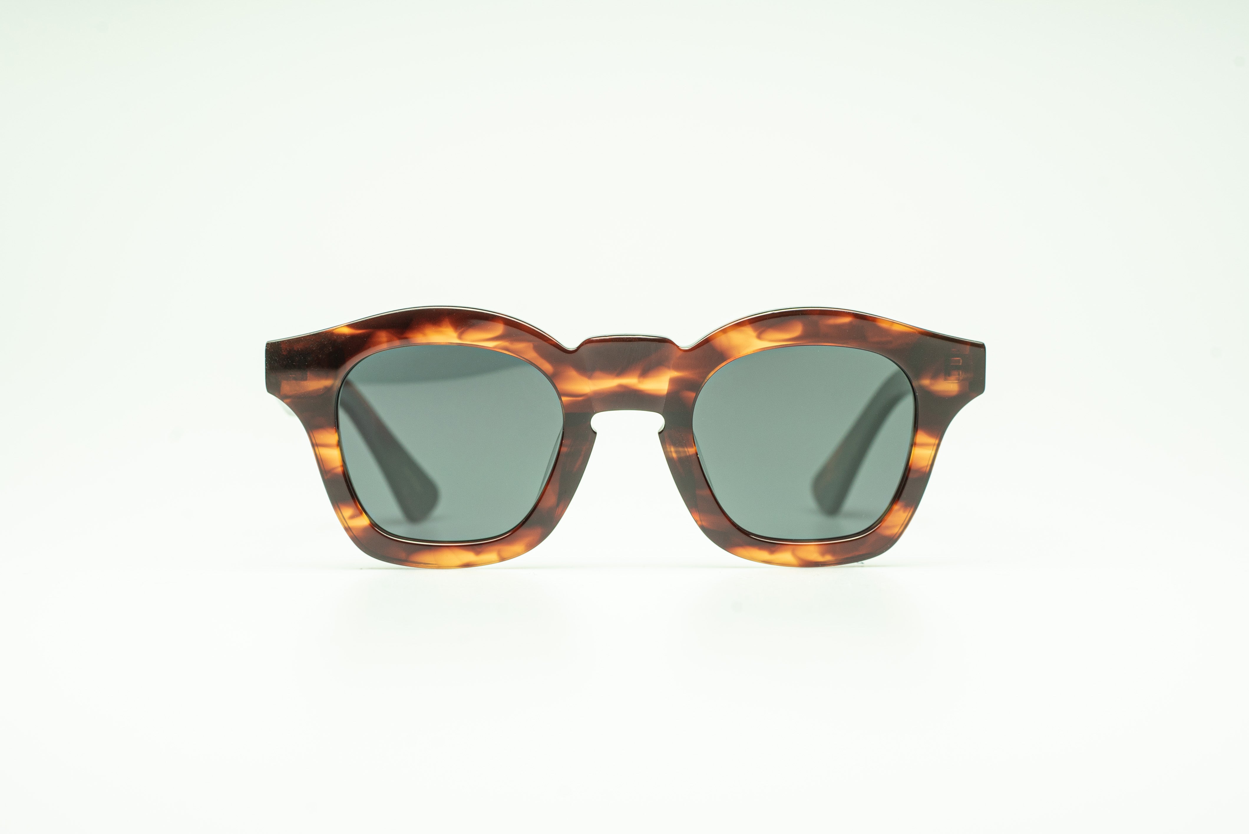 Ava frame front view